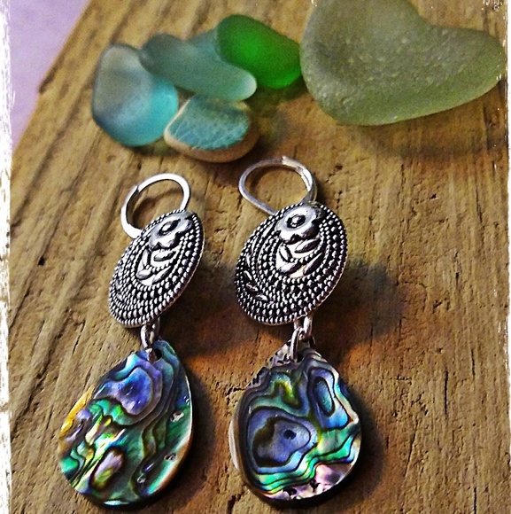 TEARDROP ABALONE BUTTON EARRINGS - Picture 3 of 7